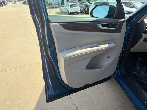 Used 2025 Volkswagen Atlas SEL AWD/4WD image 23