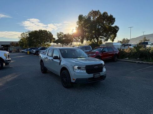 Used 2022 Ford Maverick XL image 2