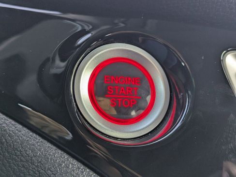 Certified 2019 Honda Pilot Touring image 23