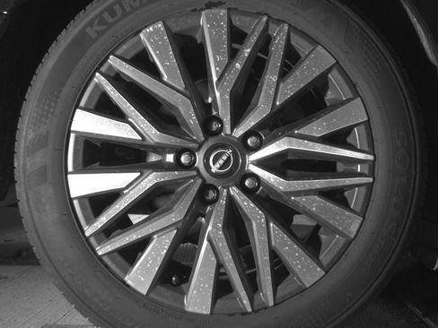 Used 2025 Nissan Altima 2.5 SV image 14