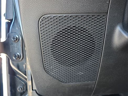 Used 2019 Jeep Wrangler Unlimited Sahara w/ Uconnect 4C Nav & Sound Group image 29