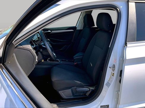Used 2019 Volkswagen Jetta SE FWD image 17