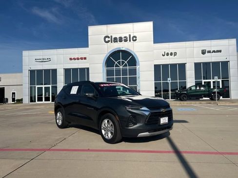 Used 2019 Chevrolet Blazer LT FWD image 1