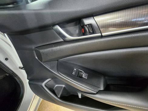 Used 2022 Honda Accord Sport image 9