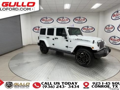 Used 2017 Jeep Wrangler Unlimited Sahara AWD/4WD image 2