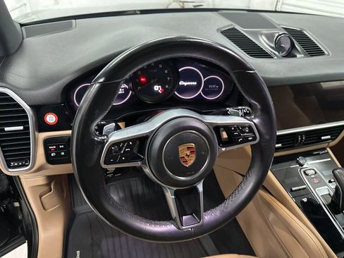 Used 2023 Porsche Cayenne image 10