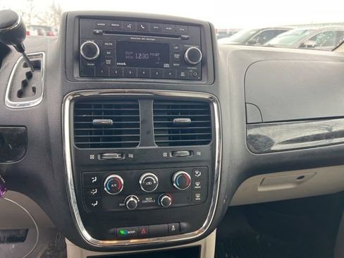 Used 2012 Dodge Grand Caravan SE image 16