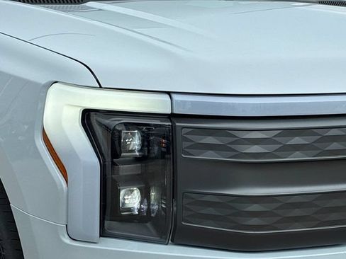 Used 2025 Ford F150 Lightning Lariat AWD/4WD image 28