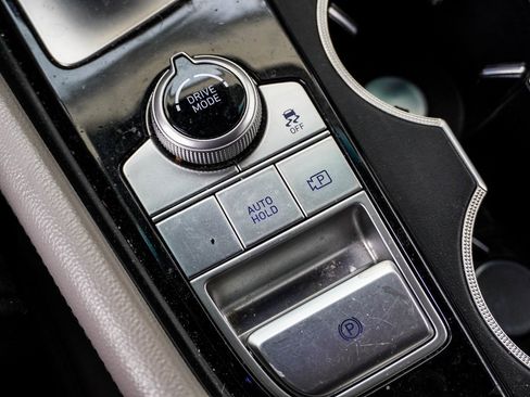 Used 2022 Genesis G70 2.0T image 33