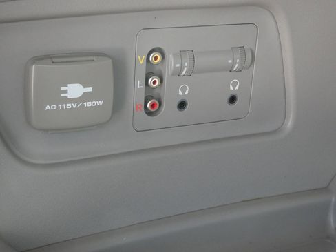 Used 2015 Honda Odyssey Touring Elite image 8