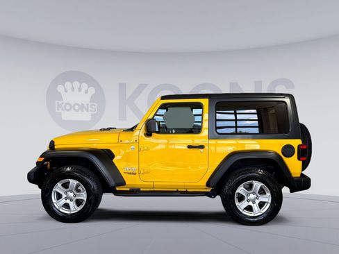 Used 2021 Jeep Wrangler Sport AWD/4WD image 2