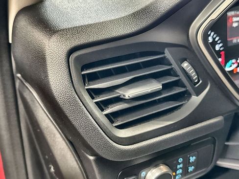 Used 2021 Ford Escape SE w/ SE Sport Appearance Package image 15