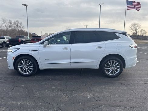 Used 2023 Buick Enclave Avenir image 6