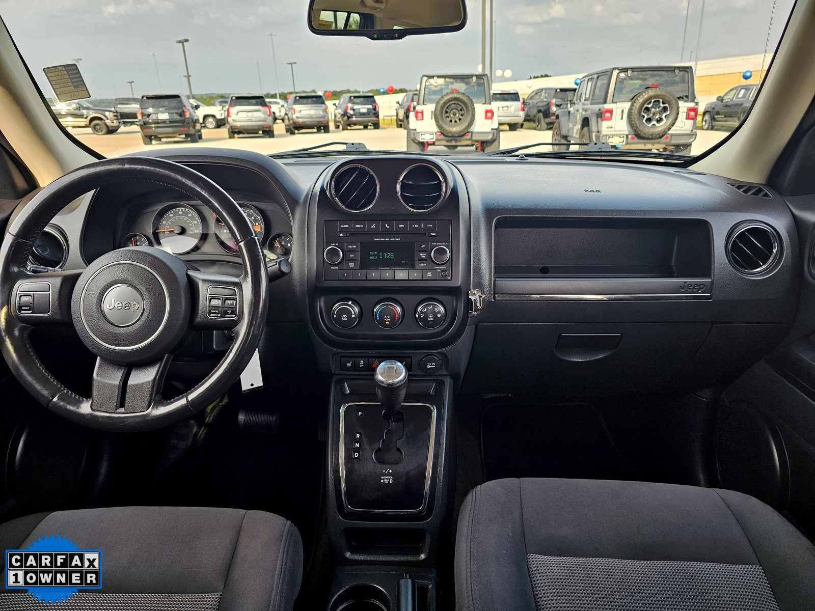 Used 2016 Jeep Patriot Latitude AWD/4WD image 22
