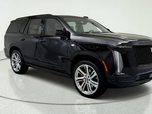 Used 2025 Cadillac Escalade Sport Platinum w/ LPO, Floor Liner Package AWD/4WD image 7