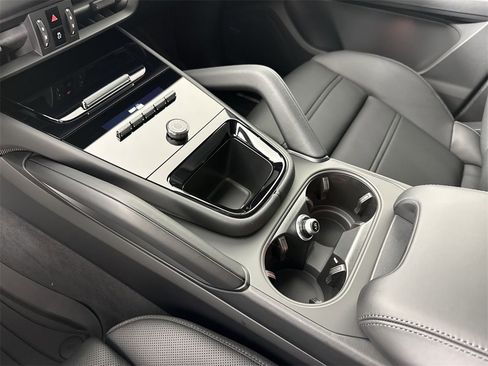 New 2026 Porsche Cayenne image 32