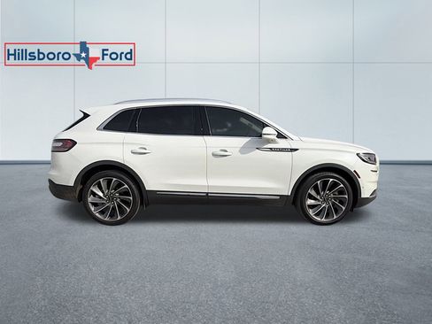 Used 2021 Lincoln Nautilus Reserve w/ Equipment Group 201A image 6