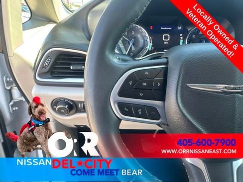 Used 2022 Chrysler Pacifica Touring-L FWD image 18
