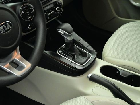 Used 2020 Kia Soul LX image 17