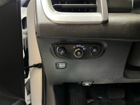 Used 2024 GMC Terrain SLT image 13