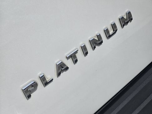 Used 2015 Ford Expedition Platinum image 8