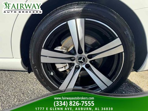 Used 2025 Mercedes-Benz C 300 4MATIC Sedan image 31