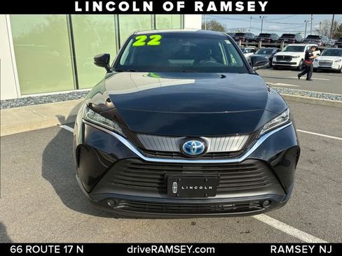 Used 2022 Toyota Venza LE AWD/4WD image 10