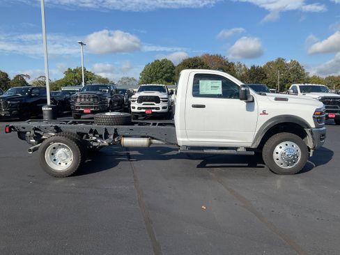 New 2026 RAM 5500 Tradesman w/ Chrome Appearance Group image 7