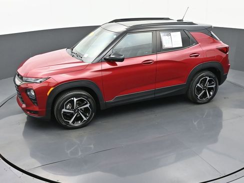 Used 2021 Chevrolet TrailBlazer RS w/ Sun and Liftgate Package image 36