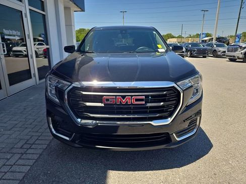 Certified 2022 GMC Terrain SLE FWD image 2