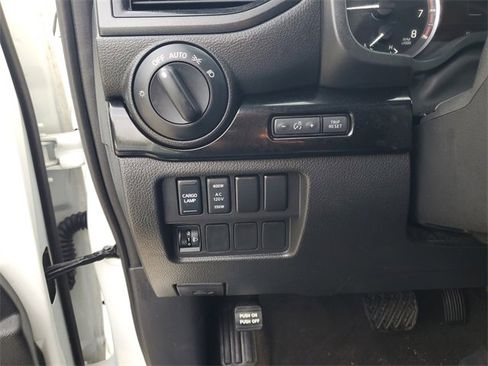 Used 2024 Nissan Titan SV w/ SV Bronze Edition Package image 13