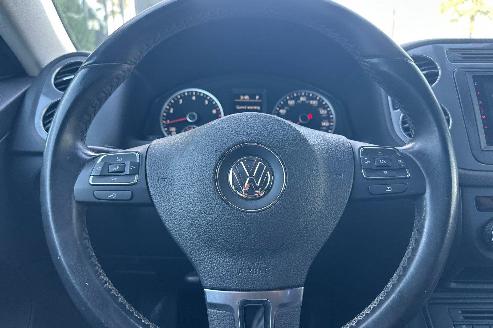 Used 2017 Volkswagen Tiguan S FWD image 22