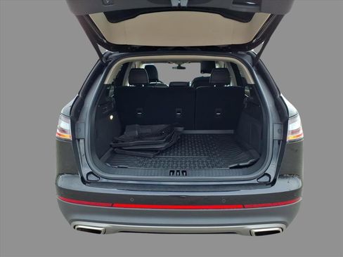 Certified 2022 Lincoln Nautilus Reserve w/ Equipment Group 201A image 8