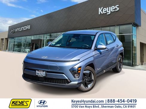 Certified 2024 Hyundai Kona SE FWD image 1
