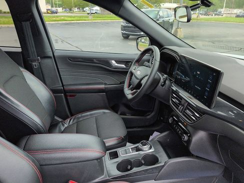 Used 2024 Ford Escape ST-Line w/ Tech Pack #1 image 10