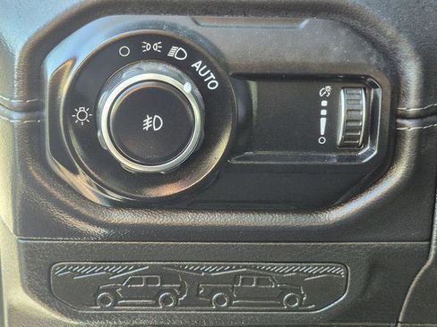Certified 2025 Jeep Wrangler Unlimited Sahara AWD/4WD image 9
