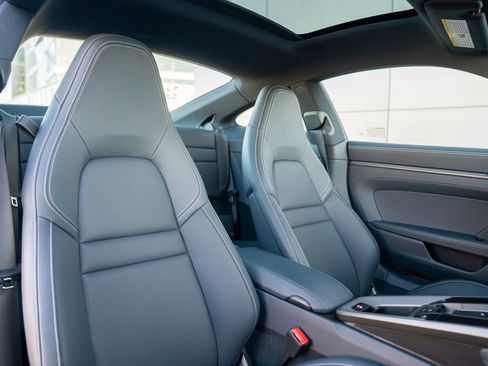 Used 2017 Porsche 911 Carrera image 24