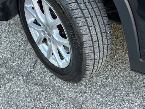 Used 2016 Jeep Cherokee Latitude image 38