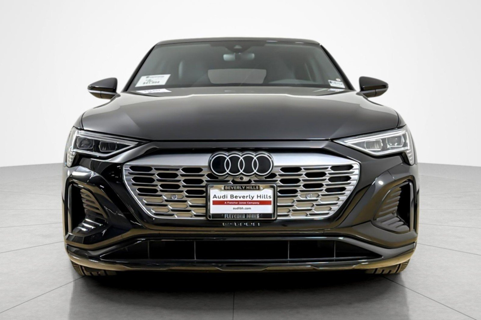 Used 2024 Audi Q8 e-tron Premium AWD/4WD image 8