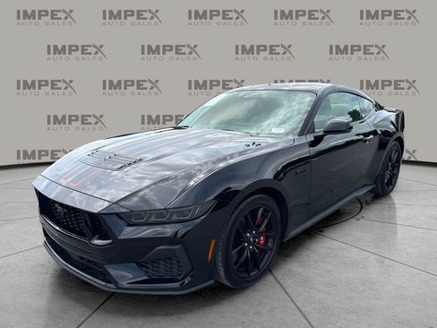 Used 2025 Ford Mustang GT Premium RWD image 1