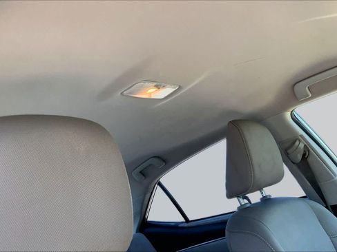 Used 2016 Toyota Corolla LE FWD image 12
