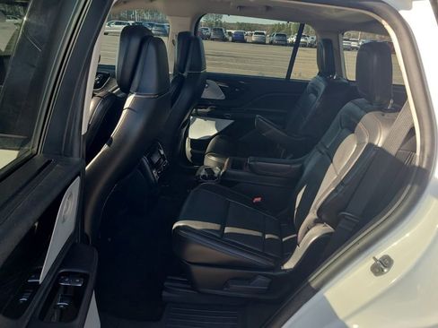 Used 2023 Lincoln Aviator Reserve w/ Equipment Group 201A image 5