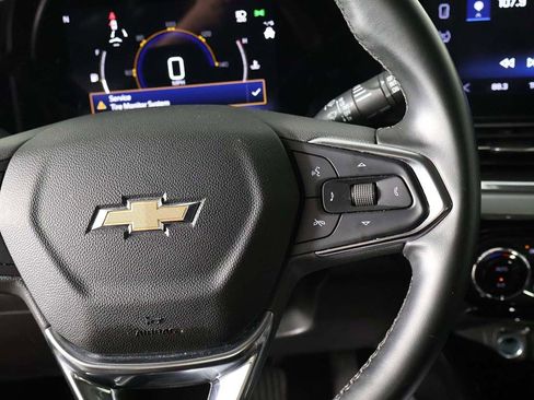 Used 2025 Chevrolet Trax LT w/ Driver Confidence Package FWD image 38