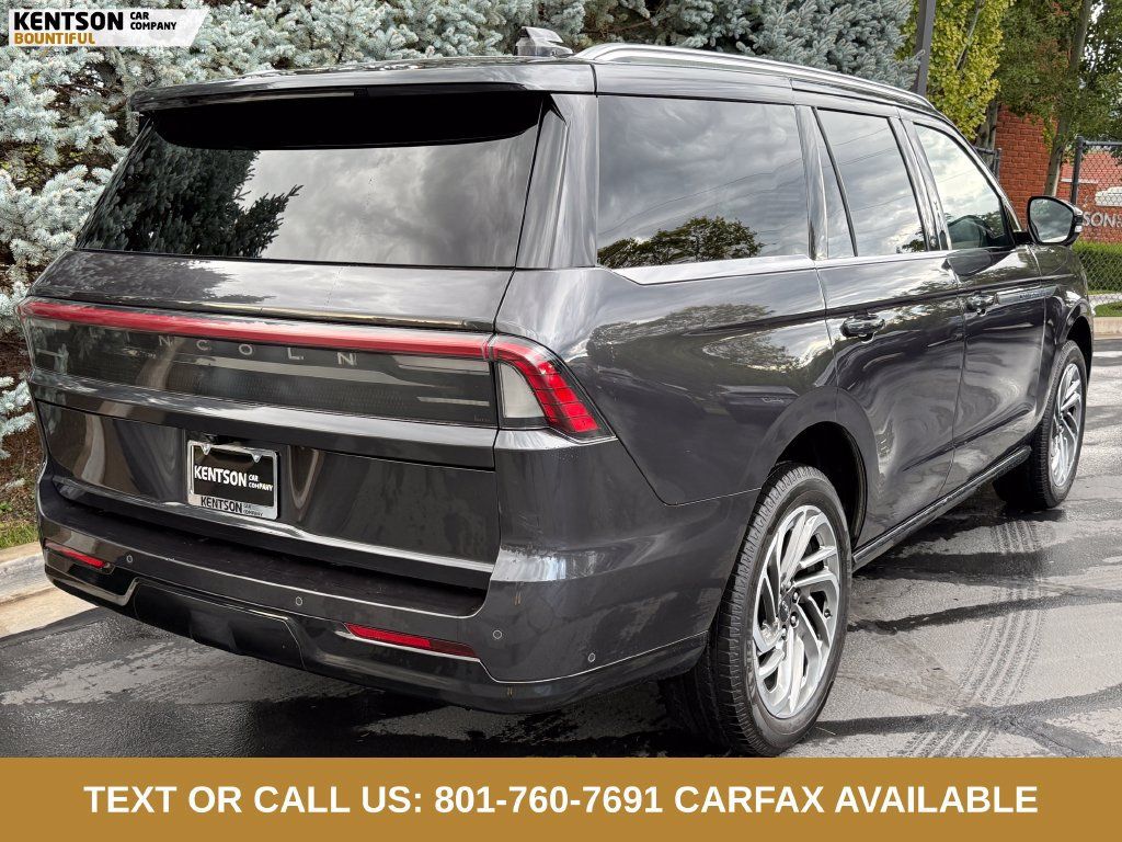 Used 2025 Lincoln Navigator Reserve AWD/4WD image 8