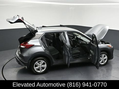 Used 2024 Nissan Kicks S FWD image 31