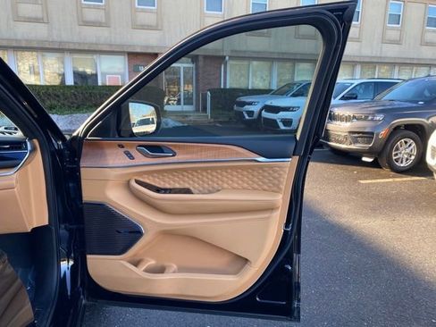 Certified 2023 Jeep Grand Cherokee L Summit image 30