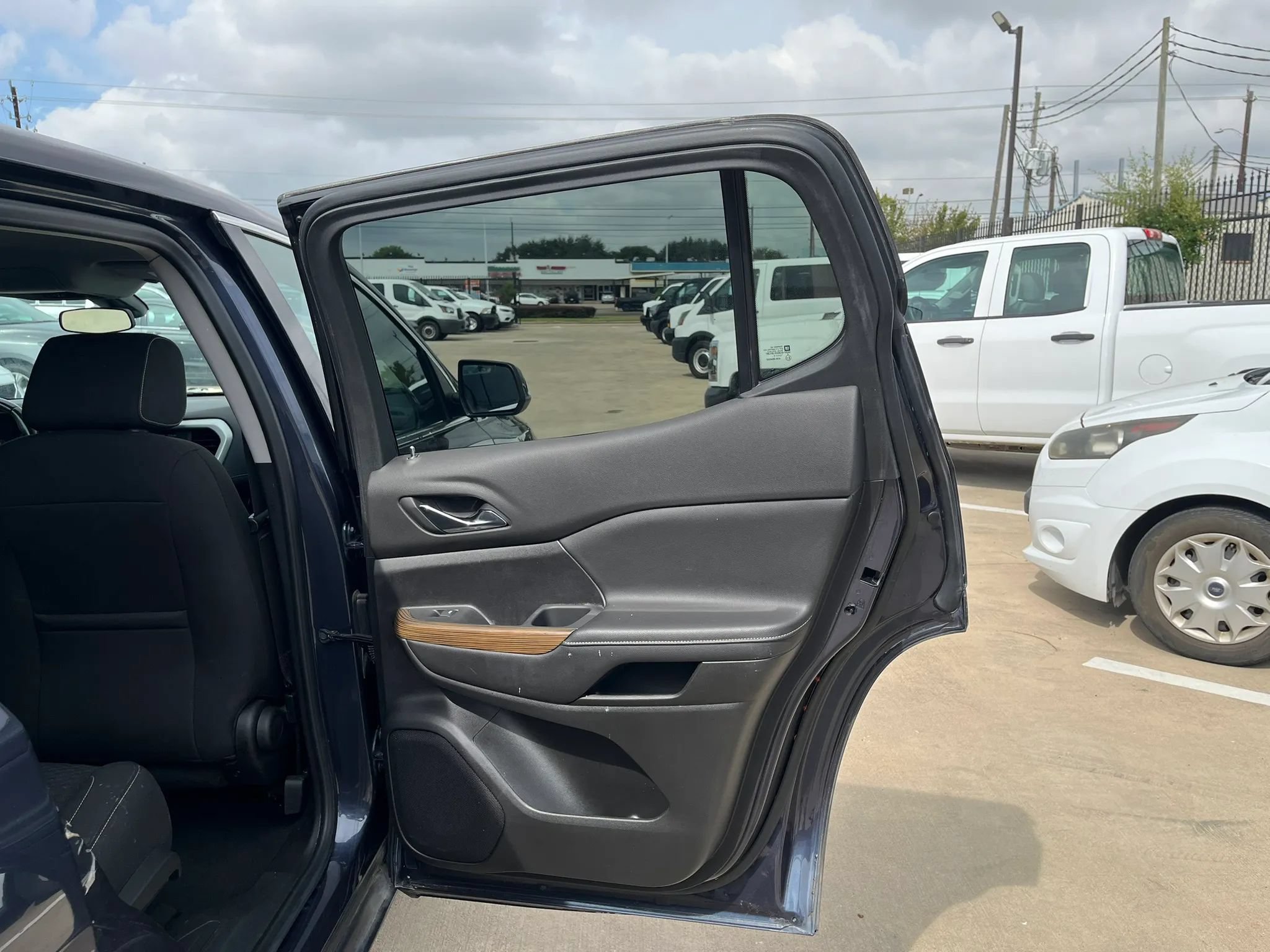 Used 2019 GMC Acadia SLE AWD/4WD image 38