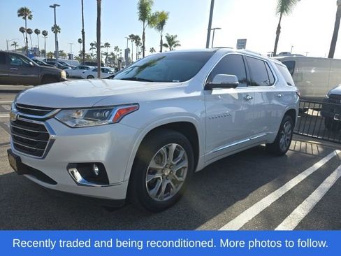 Used 2021 Chevrolet Traverse Premier FWD image 1