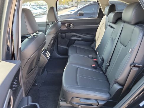 Certified 2025 Kia Sorento S image 15