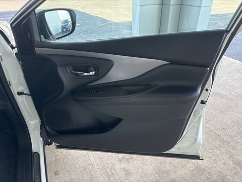 Used 2024 Nissan Murano SV image 33